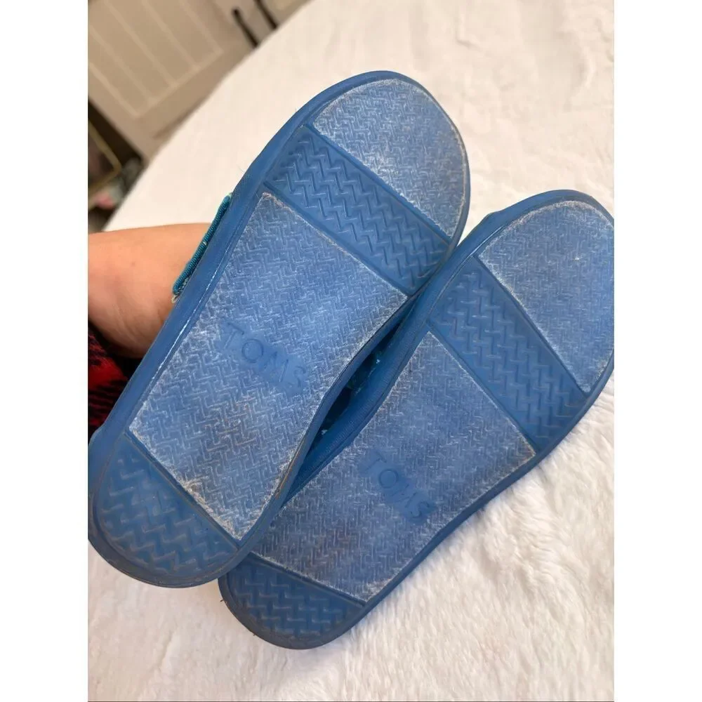 Toms Shoes Kids size 11C Sharks